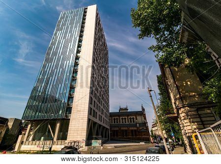 Cathedral Plaza Building, Still Empty After Eight Year - Bucharest
