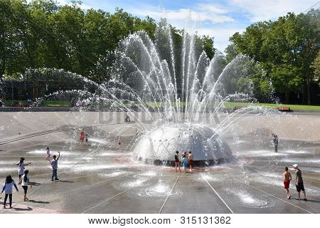 Seattle, Wa - Jul 12: The International Fountain At  Seattle Center In Seattle, Washington, As Seen 