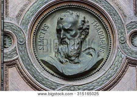 Budapest, Hungary - August 20, 2017: Elements Of Architecture And Interior In The Basilica Of St. St