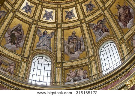 Budapest, Hungary - August 20, 2017: Elements Of Architecture And Interior In The Basilica Of St. St