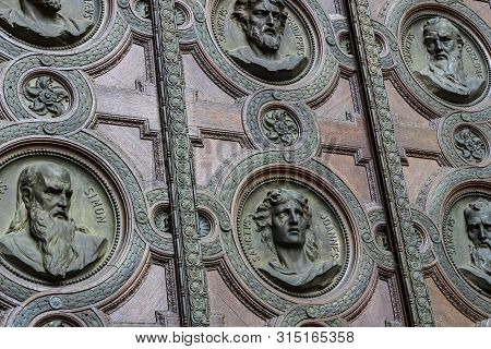 Budapest, Hungary - August 20, 2017: Elements Of Architecture And Interior In The Basilica Of St. St