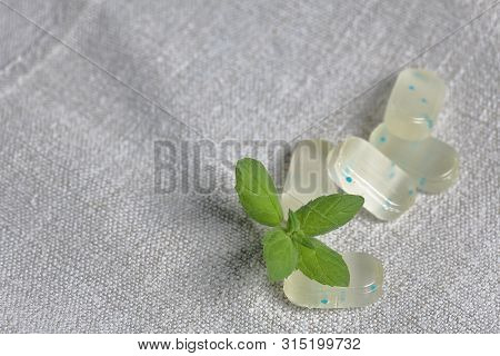 Peppermint Candies For Breath Freshening. With Refreshing Microgranules. Cooling Menthol For Sore Th