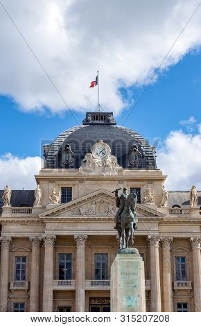 Paris, France - April 14, 2019: The Military School In Paris With Statue Of Marechal Joffre In Foreg