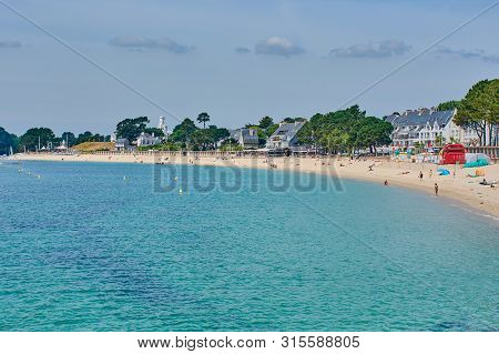 Benodet, Brittany, France - July 10, 2019: Beach With People On A Sunny Day In Benodet , A Small Tou