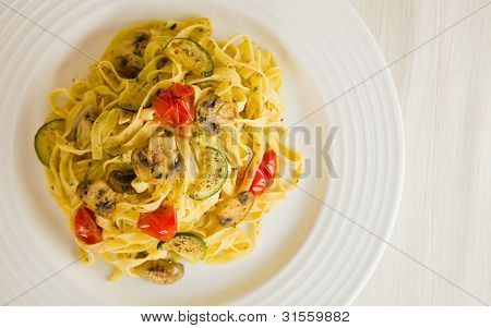 Tagliatelle og hvid plade