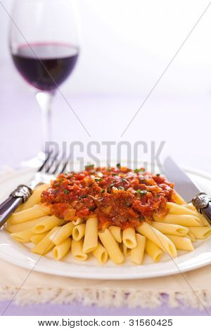 Vino e Pasta arrabiatta