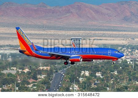 Las Vegas, Nevada, Usa - May 6, 2013: Southwest Airlines Boeing 737 Airliner On Approach To Land At 