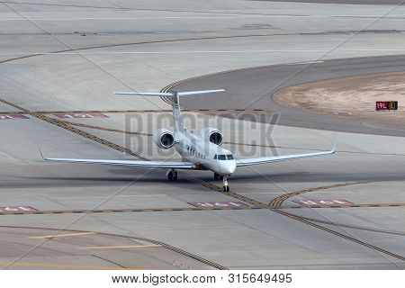 Las Vegas, Nevada, Usa - May 5, 2013: Gulfstream G-v Luxury Business Jet N721mm At Mccarran Internat