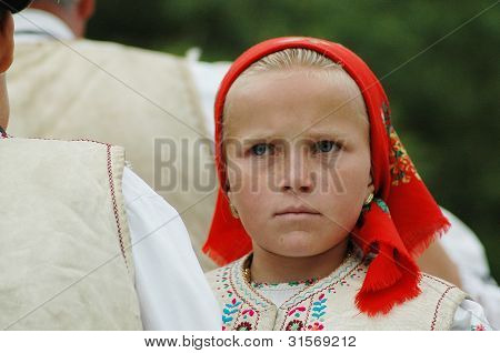 Danseurs en vêtements traditionnels