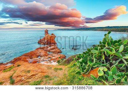 Awesome  View Of Red Rocks Called 