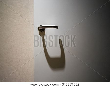 Metallic Door Handle With Wireless Rfid Key Opeper In Modern Hotel Office Room - Security And Protec