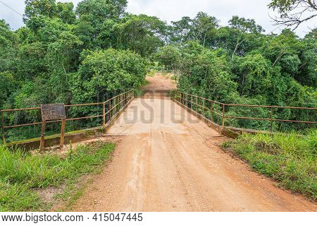 Vargem Bonita - Mg, Brazil - December 13, 2020: Ponte Antônio Leonel Da Costa Bridge Above São Franc