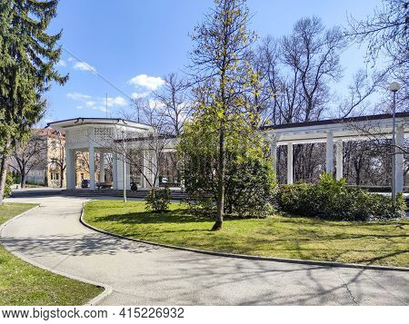 Hisarya, Bulgaria - December 26, 2018:  Fountain With Mineral Water Under Roman Columns In Town Of H