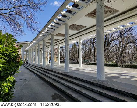 Hisarya, Bulgaria - December 26, 2018:  Fountain With Mineral Water Under Roman Columns In Town Of H