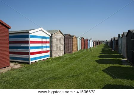 Pláž chaty na Dovercourt, poblíž Harwich Essex, Velká Británie.