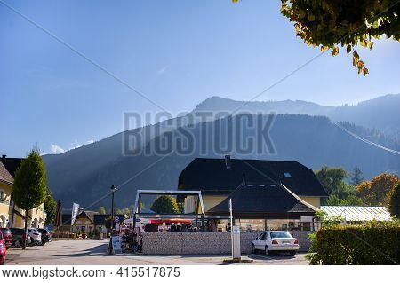 October 8, 2018.salzkammergut, Austria. A Street With Houses In The City Center In The Salzkammergut