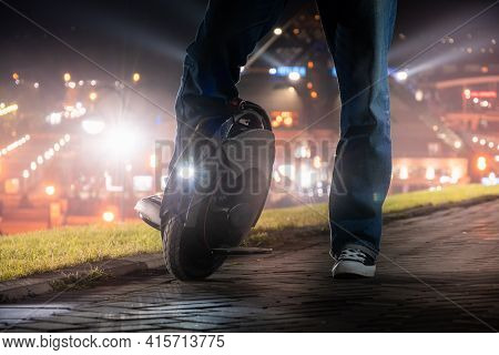 Night Riding On An Electric Unicycle (euc)