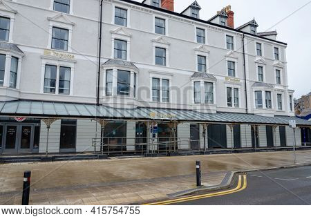 Llandudno, Uk: Mar 18, 2021: The Travelodge Hotel Is Located On Gloddaeth Street.