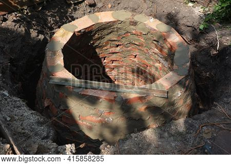 Building A Round Brick Septic Tank, Sewer, Cesspool, Brick Drainage Pit For Domestic Wastewater In T