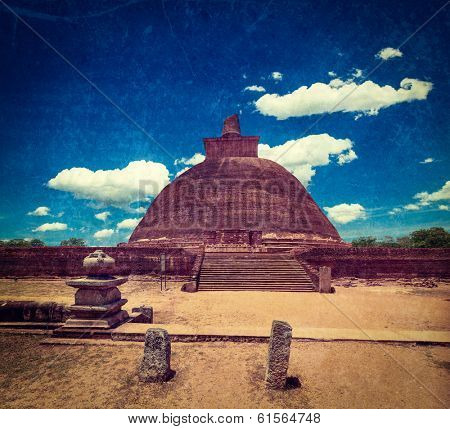 Jetavaranama dagoba  (stupa). Anuradhapura, Sri Lanka