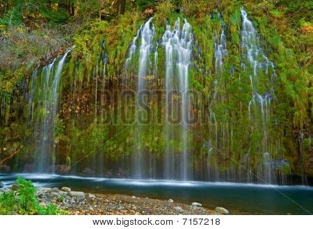 Waterval in de bergen