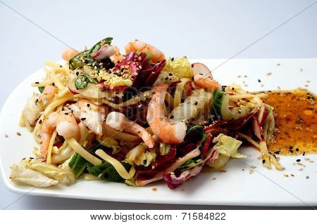 Delicious Summer Prawn And Noodles Salad