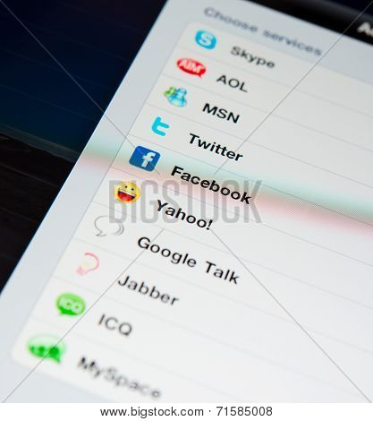 Social media services on an Ipad New display