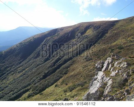 Climb up to the mountain Hoverla.