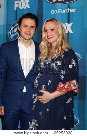 LOS ANGELES - APR 7:  Kris Allen, Katy O'Connell at the American Idol FINALE Arrivals at the Dolby Theater on April 7, 2016 in Los Angeles, CA