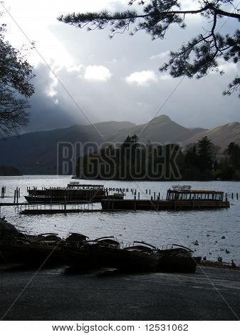 เรือรอวันพรุ่งนี้
