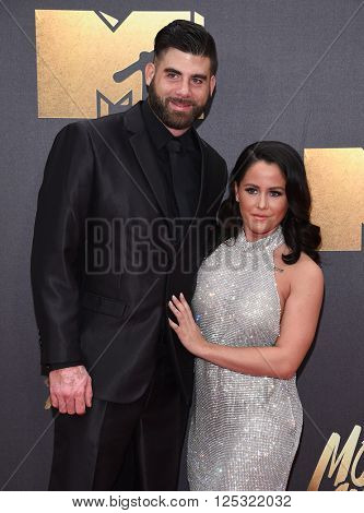 LOS ANGELES - APR 09:  Jenelle Evans & David Eason arrives to the Mtv Movie Awards 2016  on April 09, 2016 in Hollywood, CA.                