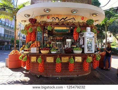 TEL AVIV, ISRAEL - APRIL 7, 2016 : Fresh juice stall on Dizengoff Street, Tel Aviv, Israel.