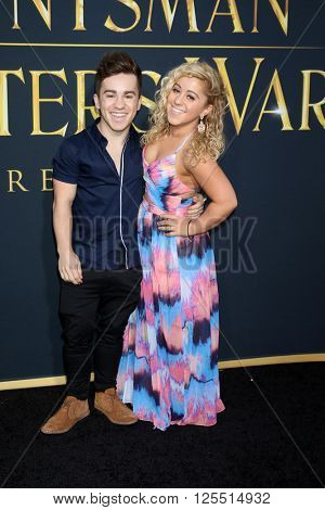 LOS ANGELES - APR 11:  Edd Osmond, Jo Osmond at the The Huntsman Winter's War American Premiere at the Village Theater on April 11, 2016 in Westwood, CA