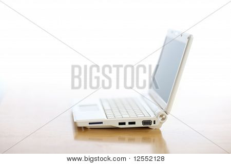 Ultraprzenośny Notebook komputer