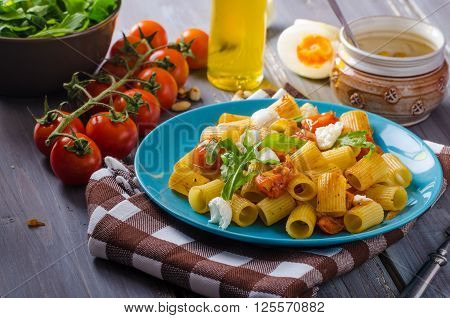 Rigatoni Pasta With Mozzarella And Tomato