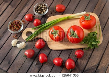 Red Delicious Tomatoes