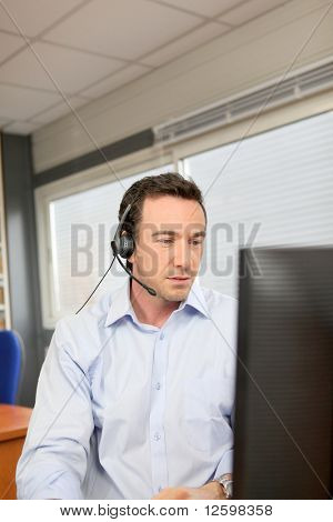 Porträt von einem Teleagenten