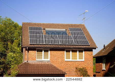 Solpaneler på hus