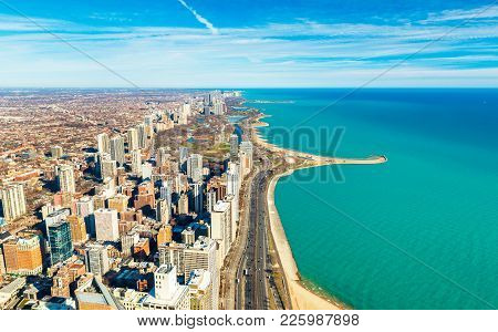 Chicago Downtown And Lake Michigan Shore Line, Usa
