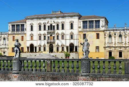 Piazzola Sul Brenta / Padua, Veneto, Italy - August 13, 2016: Villa Contarini, Famous And Historic V