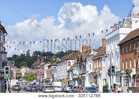 6 June 2019: Henley On Thames, Oxfordshire - Hart Street, One Of The Main Shopping Streets In Henley