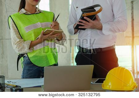 Construction Worker Team Writing And Choosing About Material Venner Wood Sample With Laptop, Constru