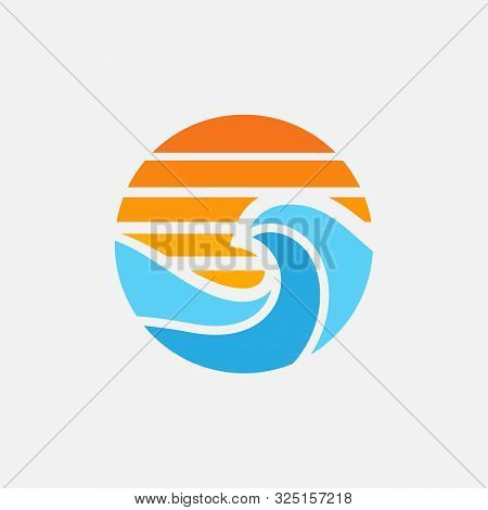 Sea Logo Design Template, Sea And Wafe Circular Logo Icon Illustration, Sunset Logo, Beach Icon Symb