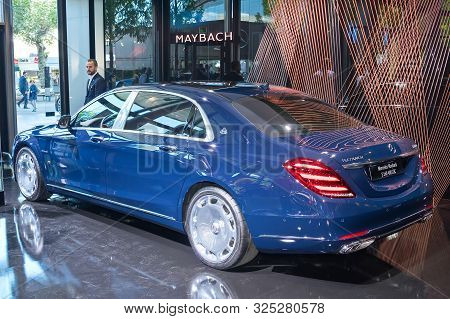 Frankfurt-september 19:  Mercedes-maybach S 560 At The Frankfurt International Motor Show On Septemb