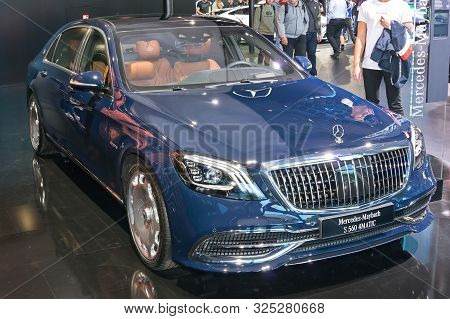 Frankfurt-september 19:  Mercedes-maybach S 560 At The Frankfurt International Motor Show On Septemb