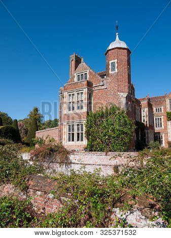 Kentwell Hall Suffolk Tudor Manor Special Day Visit Olde Romantic Historical Re-enactment