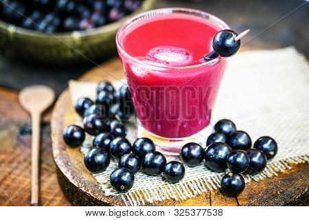 Jabuticaba Juice, Common Fruit Of The State Of Minas Gerais, Brazil. Rare Fruit In South America.