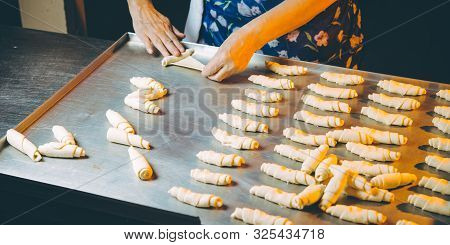 Cookie Making Factory Bakery Fresh Cook Biscuit