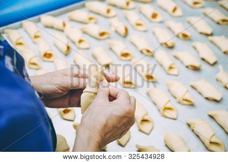 Cookie Making Factory Bakery Fresh Cook Biscuit