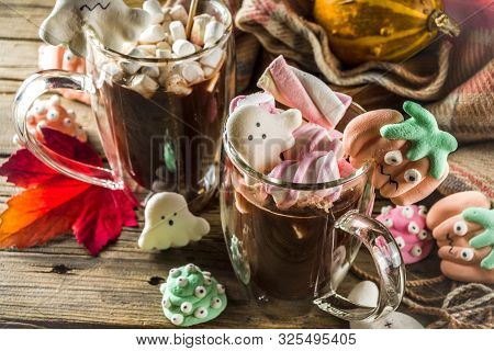 Halloween Hot Chocolate Mugs With Funny Marshmallows - Jack O Lantern Pumpkins, Ghost, Monsters, Spi